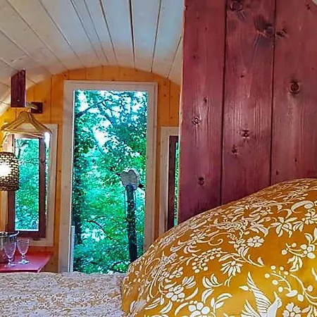 Les Robinsonades Hotel *
